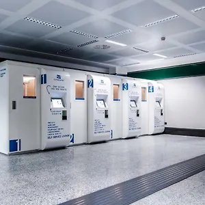 Capsulehotel Zzzleepandgo Mxp, Ferno